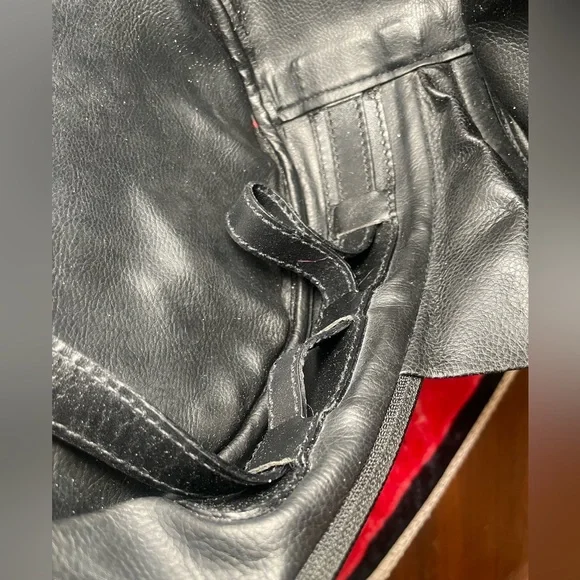 Round FENDI w/ dust bag - Picture 7 of 15